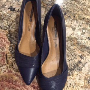 Clark's Collection Women's Size 11 Navy Pumps